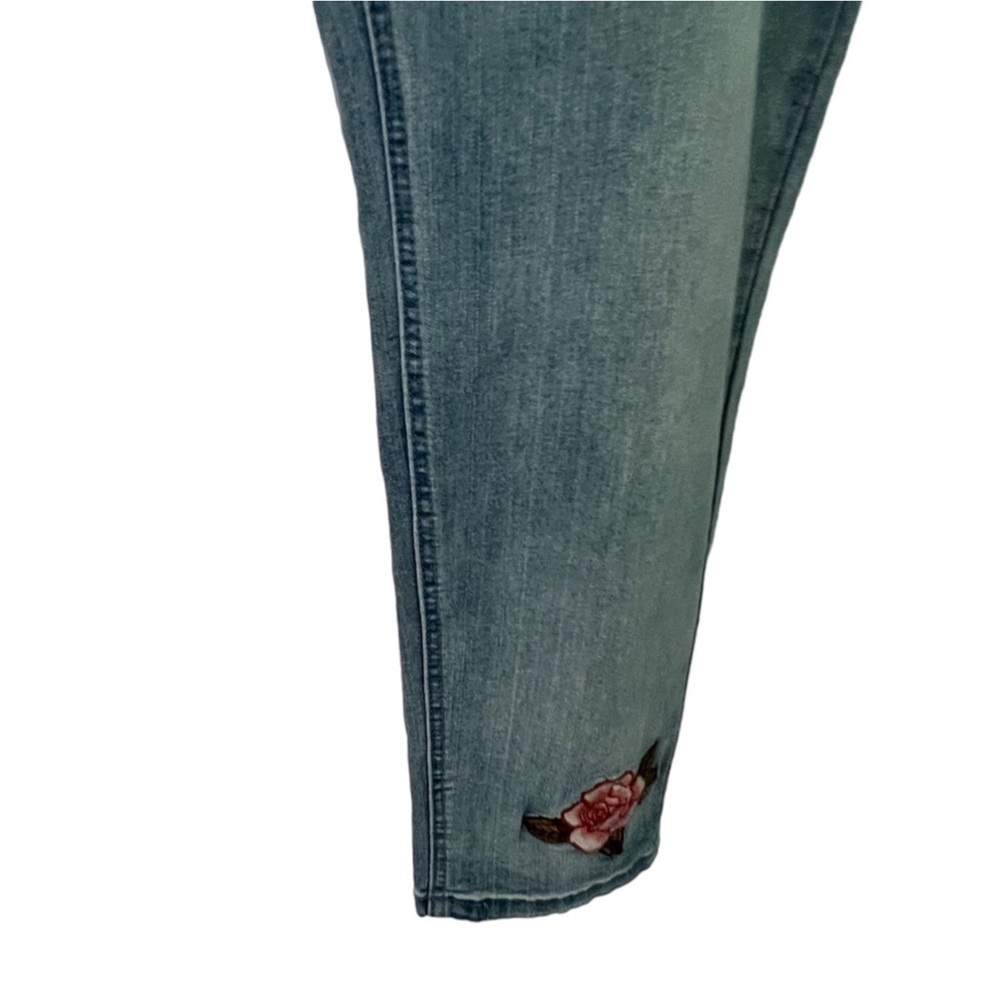 Westport Embroidered Jeans Midrise Skinny - Picture 4 of 9